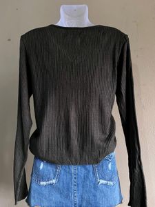 Olive Green V-neck Sweater 🎀