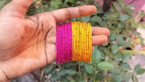 Beautiful And Good Looking Sil Thread Bangles💛🩷