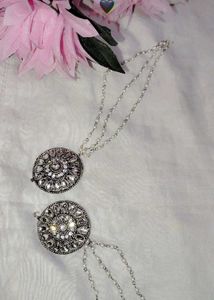 Silver Tone Earrings with pearl sahara