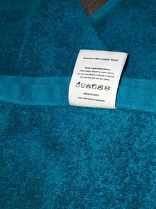 Solimo Teal Bath Towel - New with Tags!