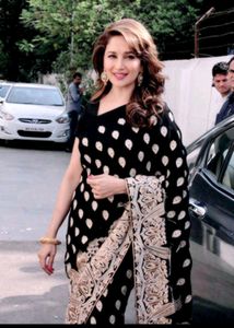 💥Madhuri Dixit Black Jari Saree