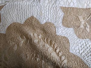 Elegant White &amp; Gold Bedding Set