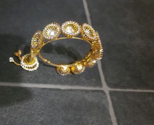 Fancy Braclet In Golden Colour ✨️