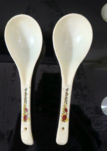 Set of 2 Floral Design Plastic Serving Spoons