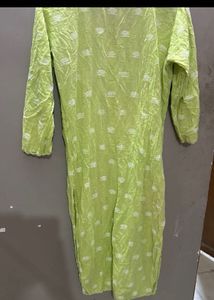 MEDIUM Chikankari Women&#39;s Kurta