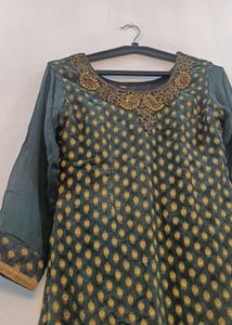 Elegant Green &amp; Gold Kurti