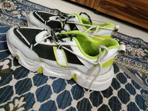 Sports Shoes 👟 💮