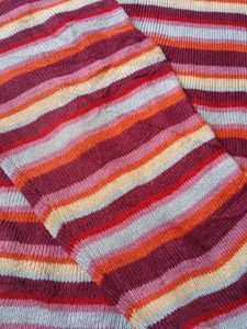 MULTICOLORED TURTLE NECK TOP