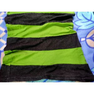Women&#39;s Trendy Vibrant Black&amp;Green T-shirt 💚🖤