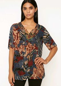 Trendy New Patterned Embroidered Blouse