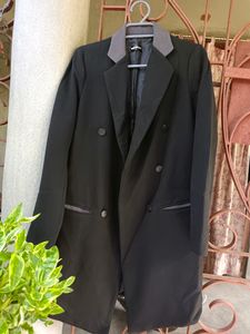 Branded New Beautiful Coat For Women 🖤🖤🖤
