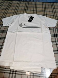 Nike Graphic Tee