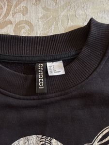 H&amp;M Sweatshirt