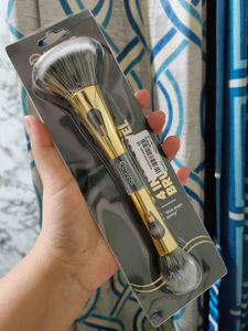 Mars 4 In 1 Travel Makeup Brush