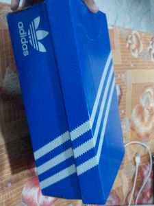 Adidas Sneakers