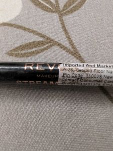 Revolution  Eyeliner Pencil Black