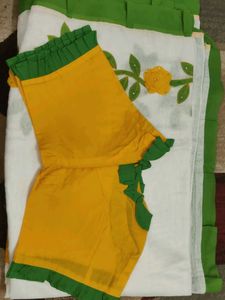 Floral Saree With Stich Blouse