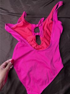 cute cutout bodysuit 🩷