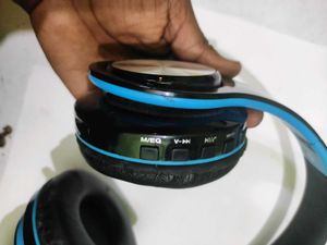 Boat Headphones 2 Pics