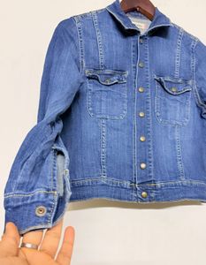 Denim Jacket (Washed blue)