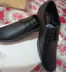 Knoos Genuine Leather Formal Shoes (Size 11)
