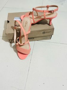 Coral  multiple straps Sandals 👠 Heels
