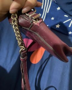 Stylish Guess Crossbody Bag