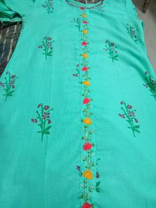 Floral Print Kurti Pajama And Chunni