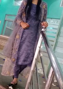 🌸Suit With Net Embroided Shrug And Dupatta🌸