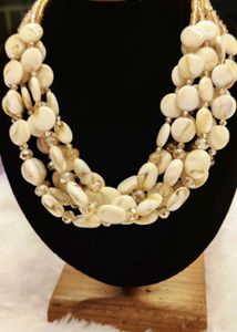 Elegant Beaded Necklace one piece