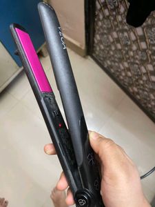 VEGA Hair Straightener