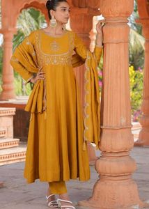 Elegant Kurta Set With Vichitra Fabric