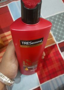 TRESemme Keratin &amp; Smooth Shampoo BRAND NEW