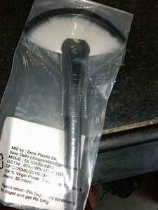 Puna Store Fan Brush