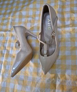 Beige/cream Y2k Ajio Heels