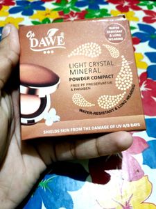 DAWE LIGHT CRYSTAL MINERAL POWDER COMPACT