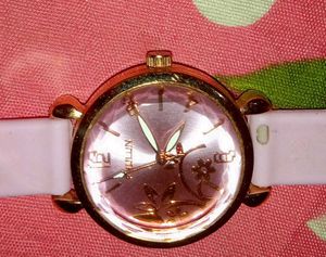 Stylish Women&#39;s Watch