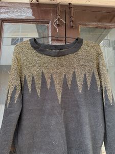 Stylish Two-Tone Knit Sweater