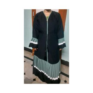 Elegant Pleated Abaya
