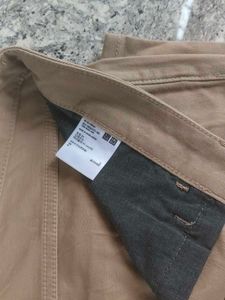 Uniqlo Comfy Tan Chinos - Classic Style