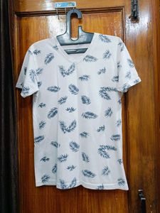 🔥 Beautiful Leaf Print T-Shirt