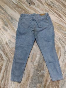 KRAUS Light Wash Denim Jeans