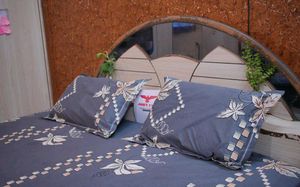 New With Tag Fitted Multicolour Bedsheet