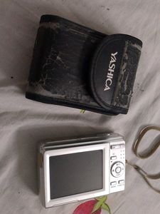 Yashica EZ Digital F10 Zoom Camera Clearance Sale