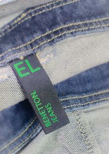 Benetton Denim Capris with Gallies. ✨