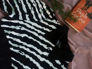 Classic Black &amp; White Crop Top