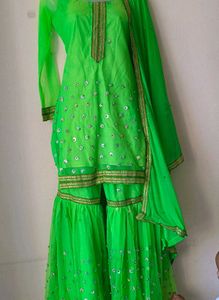 Green heavy Kurta Set like new