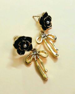 Floral Bow Earrings- BRAND NEW 🌟