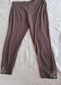Anchor Detail Short Leging