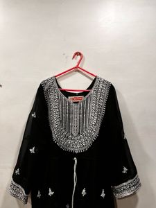 Elegant Black Embroidered Kurta